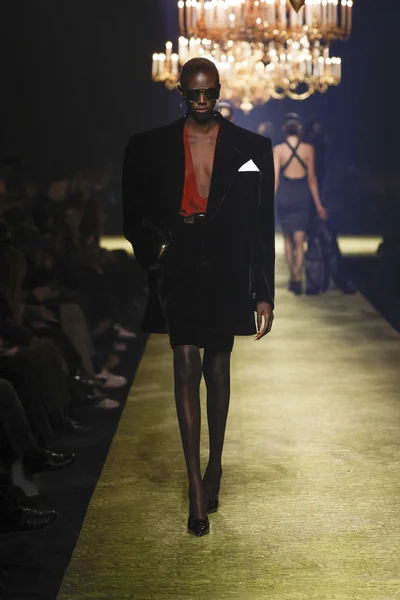 Look 27